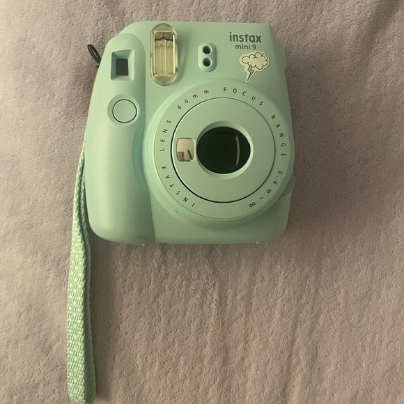 Fujifilm Instax Mini 9 Instant Camera - Light Blue - Picture 4 of 5